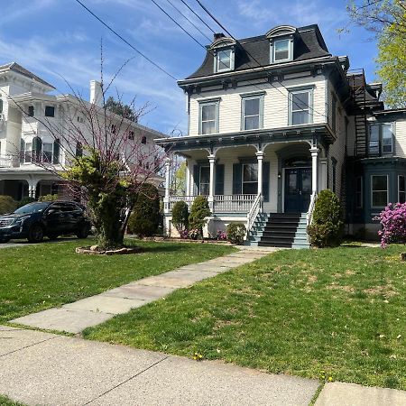 1 Bedroom Private Victorian Apt In Convenient City Location On 5 Acre, Sleeps 4 Poughkeepsie Eksteriør bilde