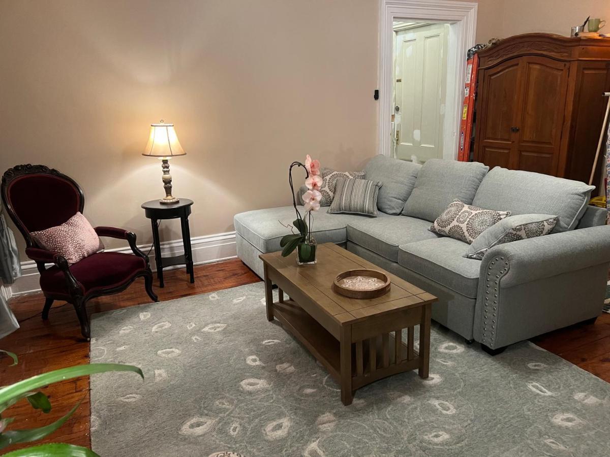 1 Bedroom Private Victorian Apt In Convenient City Location On 5 Acre, Sleeps 4 Poughkeepsie Eksteriør bilde