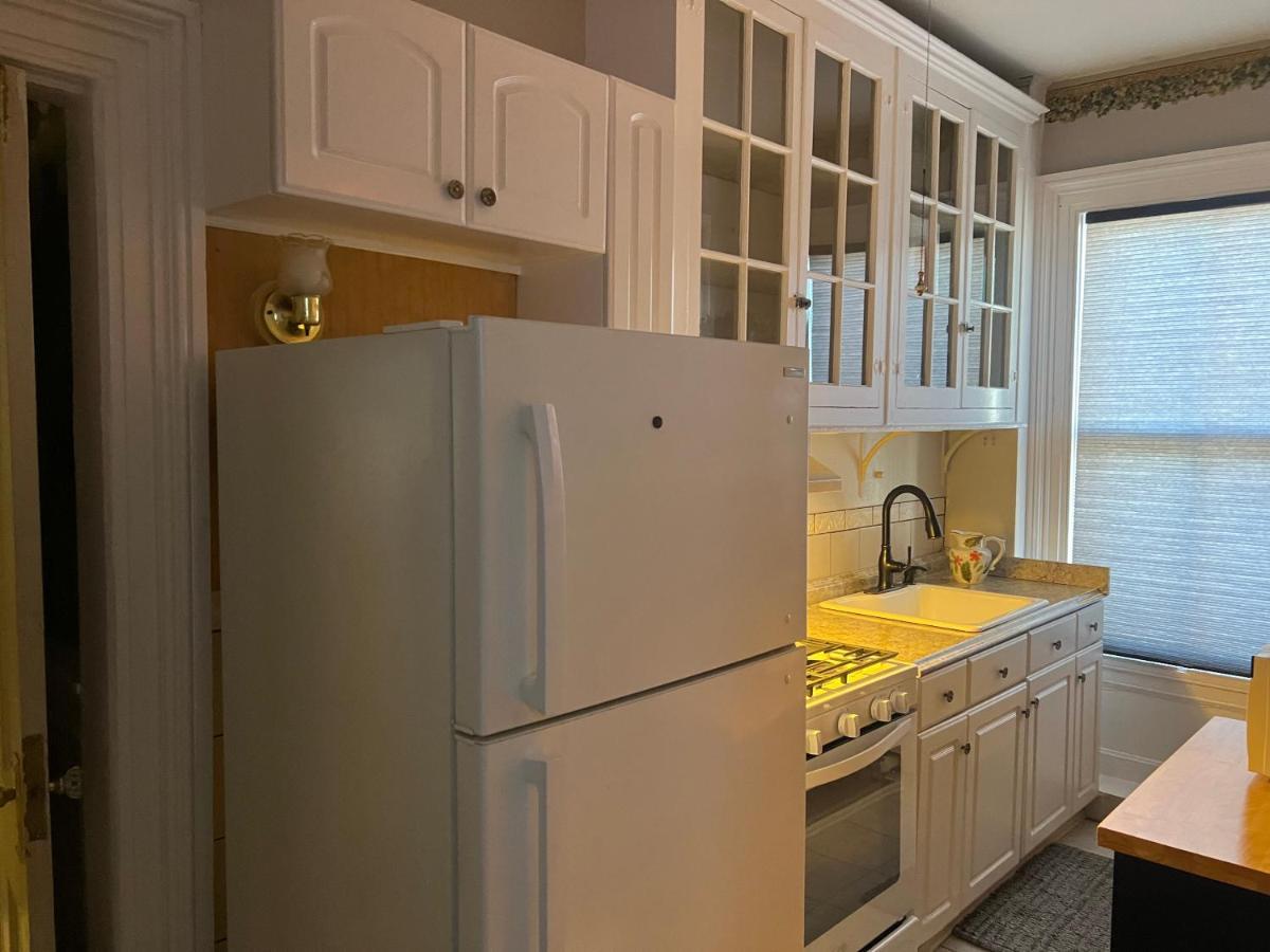 1 Bedroom Private Victorian Apt In Convenient City Location On 5 Acre, Sleeps 4 Poughkeepsie Eksteriør bilde