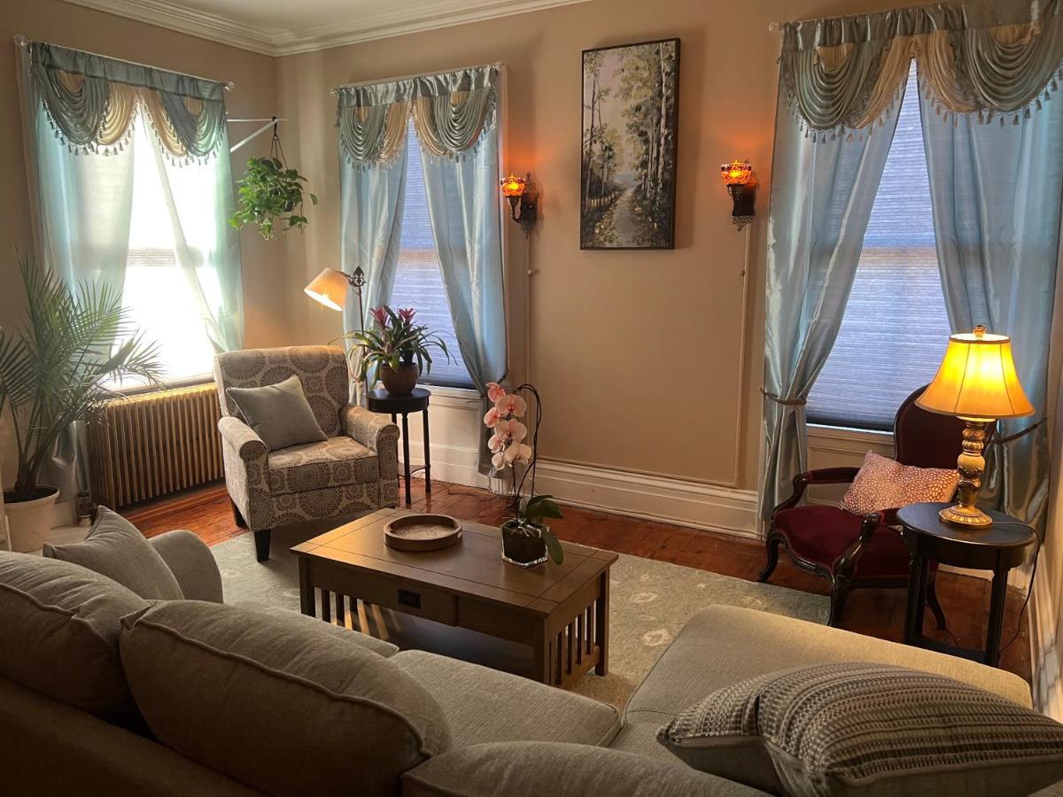 1 Bedroom Private Victorian Apt In Convenient City Location On 5 Acre, Sleeps 4 Poughkeepsie Eksteriør bilde