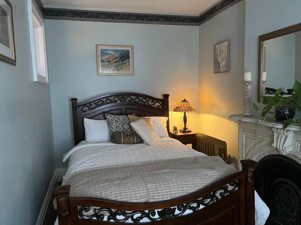 1 Bedroom Private Victorian Apt In Convenient City Location On 5 Acre, Sleeps 4 Poughkeepsie Eksteriør bilde