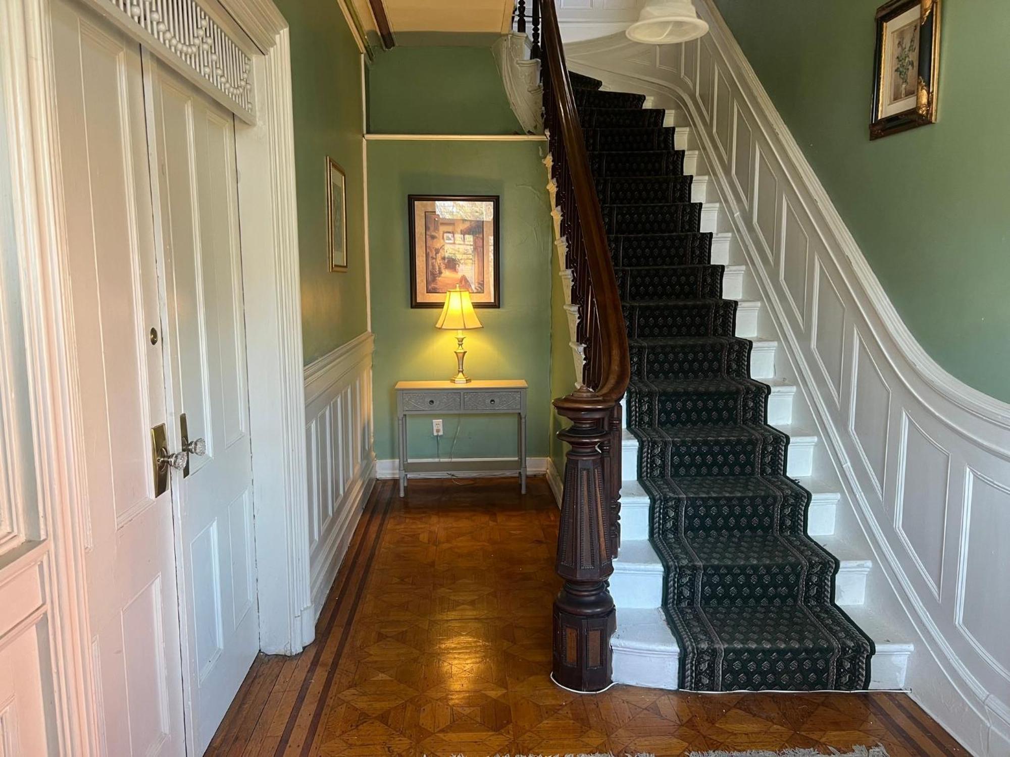 1 Bedroom Private Victorian Apt In Convenient City Location On 5 Acre, Sleeps 4 Poughkeepsie Eksteriør bilde